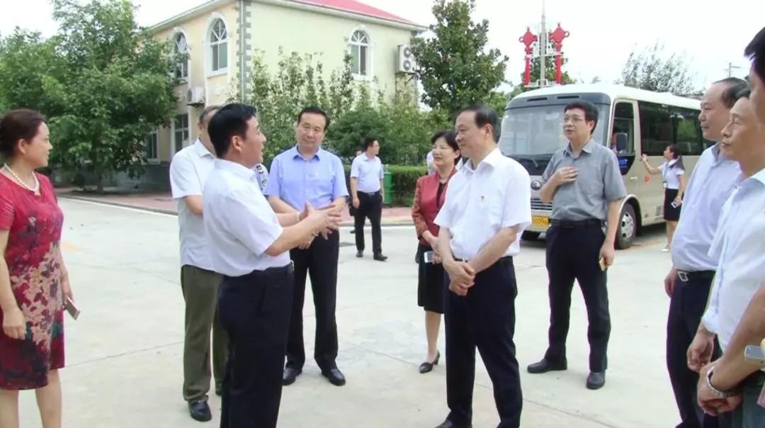 胡五岳市長(zhǎng)來元化生物公司調(diào)研