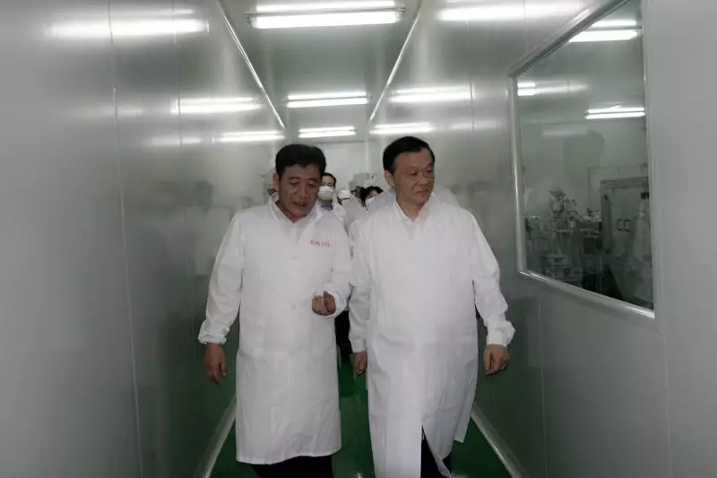 胡五岳市長(zhǎng)來元化生物公司調(diào)研
