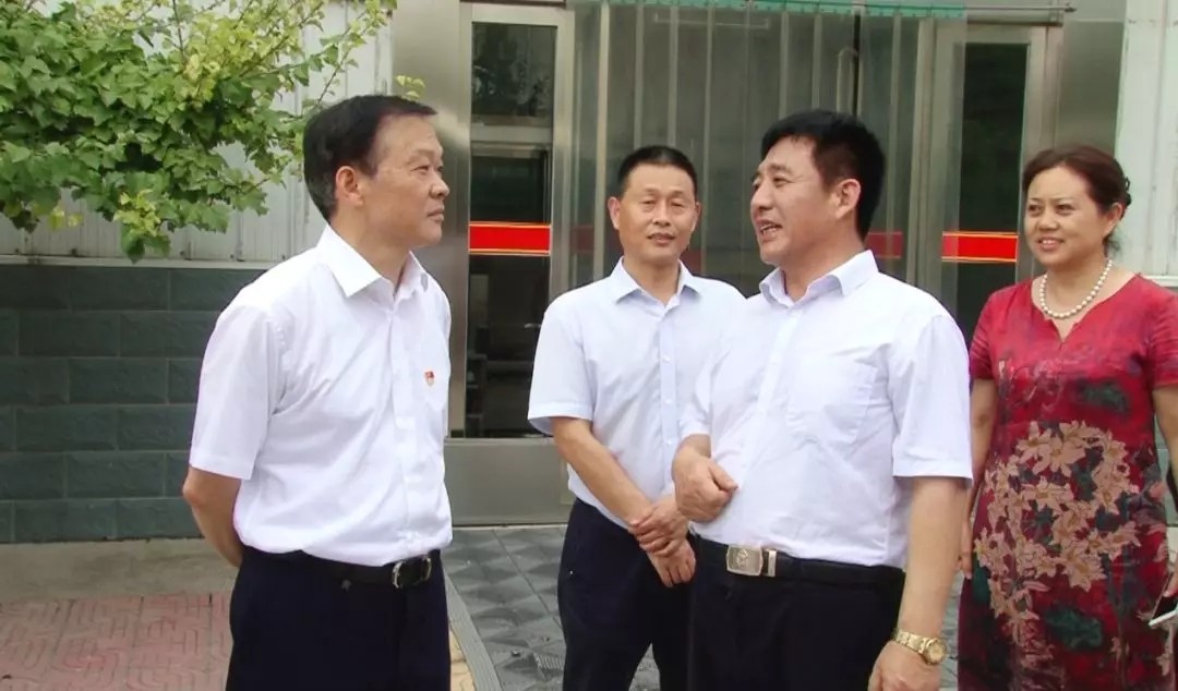 胡五岳市長(zhǎng)來元化生物公司調(diào)研