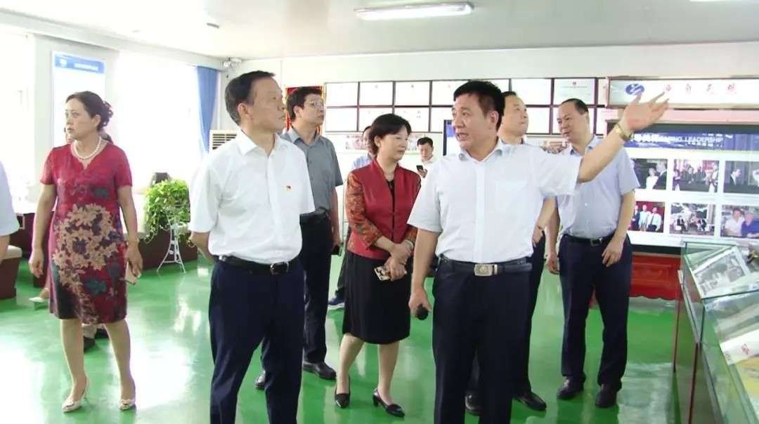 胡五岳市長(zhǎng)來元化生物公司調(diào)研